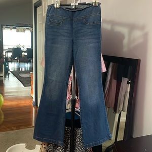 Sofia Vergara Jeans - Melissa Flare Pull On High Rise - 6S